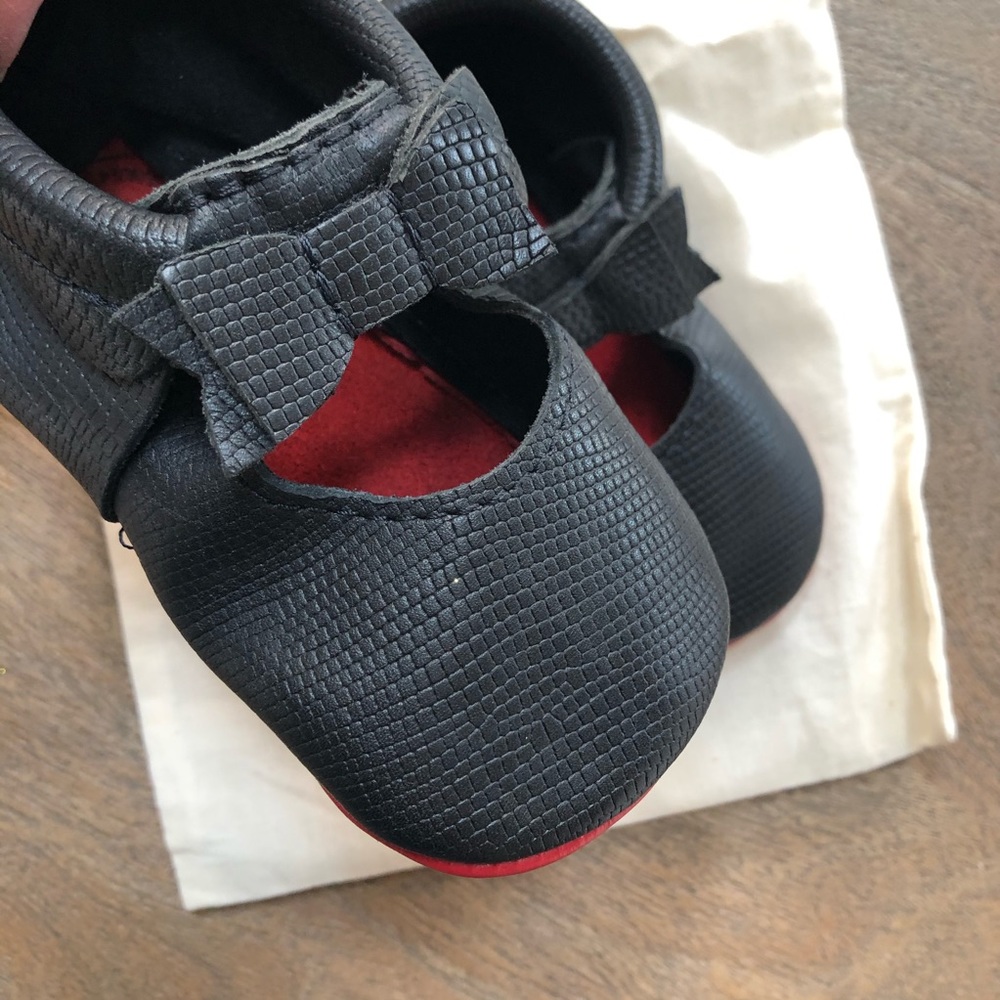 Fresh Picked Crib Shoes Soft Leather Black  6 - Picture 2 of 6